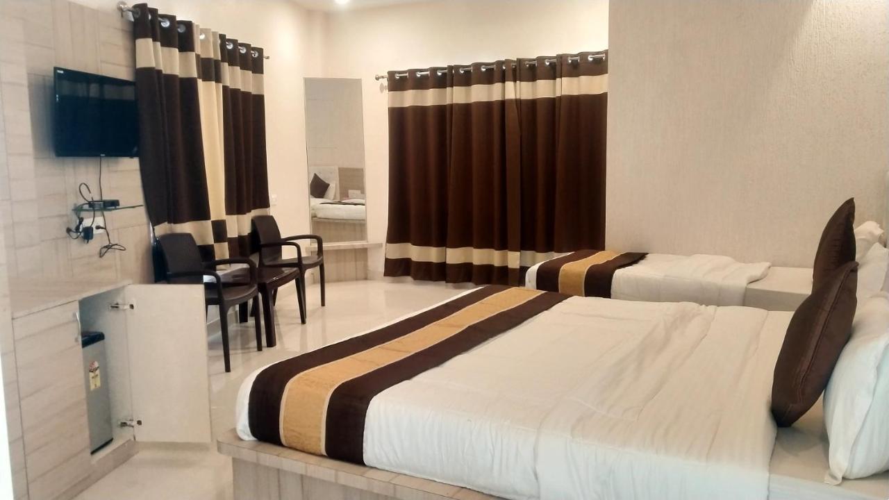 Hotel Namo Palace Kota  Bagian luar foto
